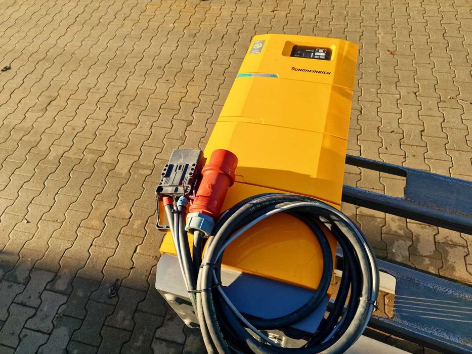 Prostownik Jungheinrich SLH 300i 48V 300A Li-ion