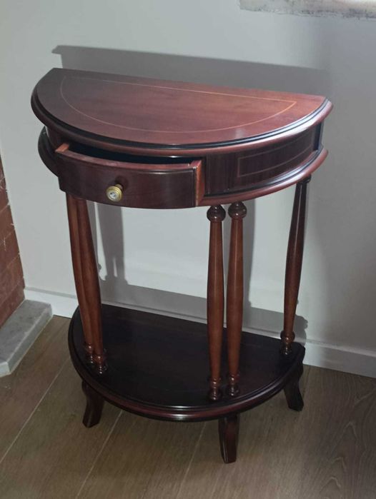 Mesa de apoio em madeira maciça