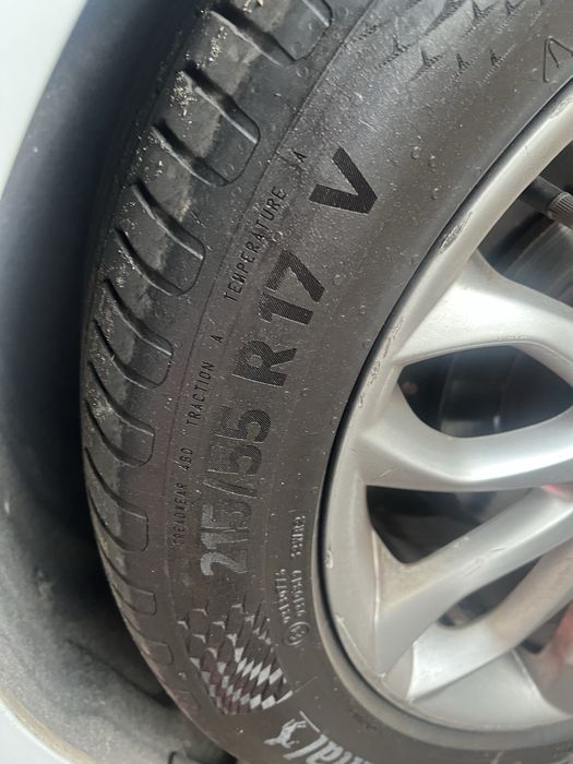 Continental UltraContact 215/55 R17