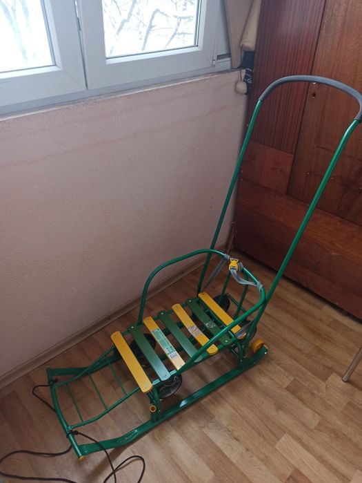 Санки дитячі на колесах