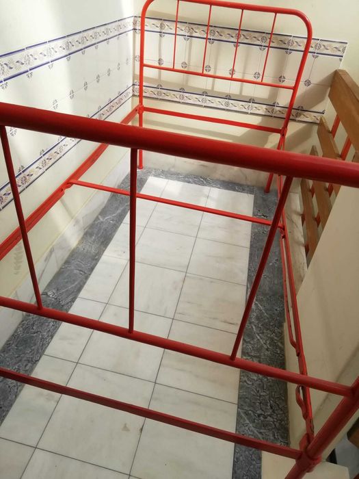 Mobília de quarto, artesanal, em ferro