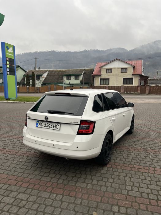 Шкода фабія 2015 рік