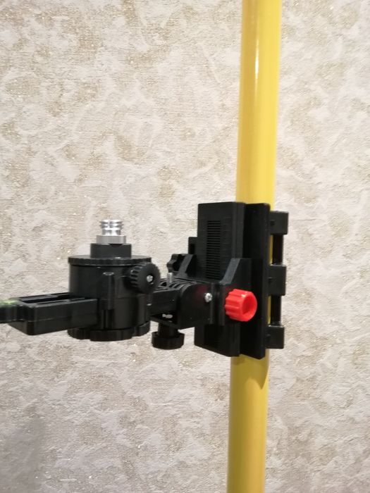 Кріплення кронштейн для лазерного рівня розпірної телескопічної штанги