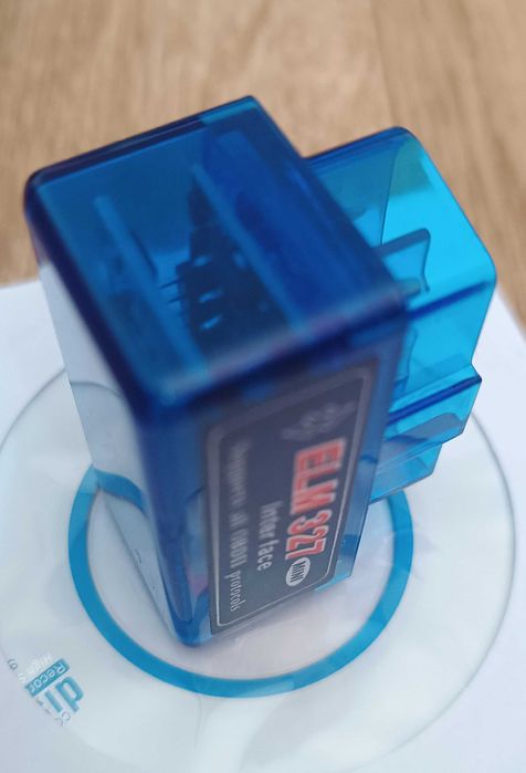 Авто сканер Elm 327 v 1.5 chip 18f25k80 ios Android  обд2 блютуз