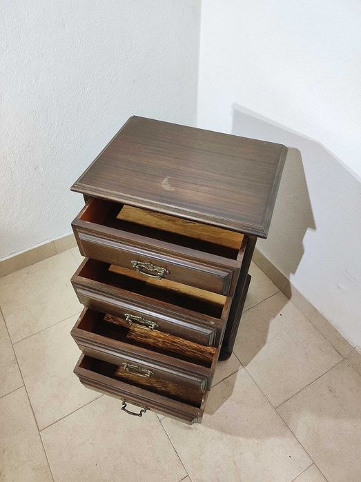 Mobília quarto madeira cama mesa cabeceira cómoda escrivaninha cadeira