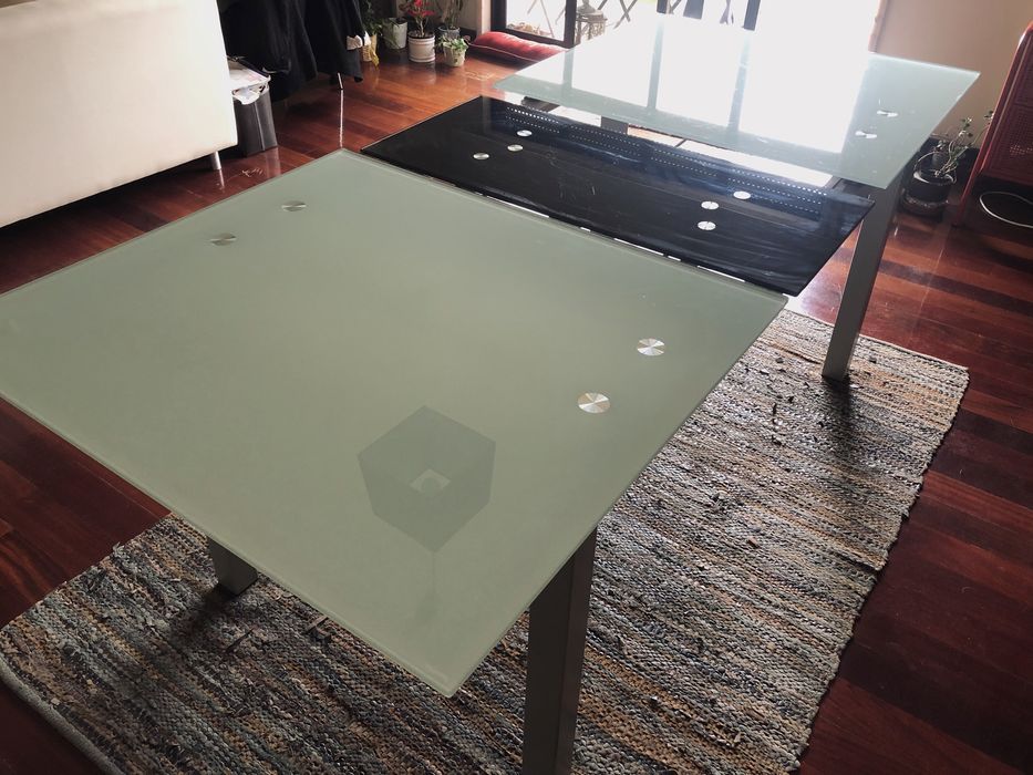 OPPORTUNITY! Extendable dining table with tempered glass top64741009541506121