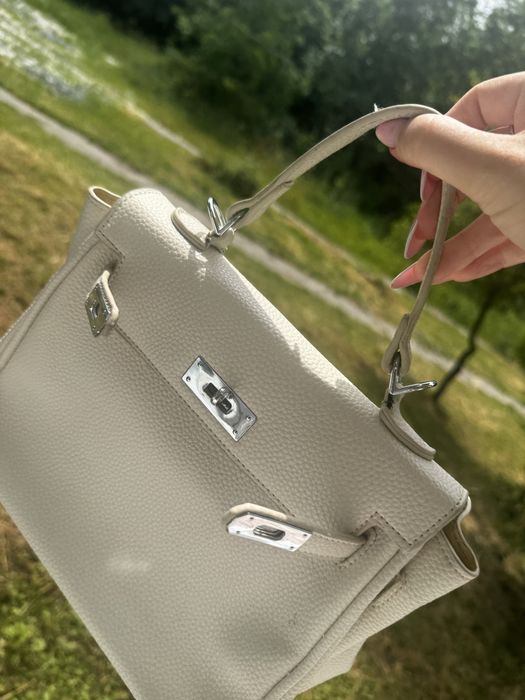 Продам сумочку Hermes ! Середній розмір