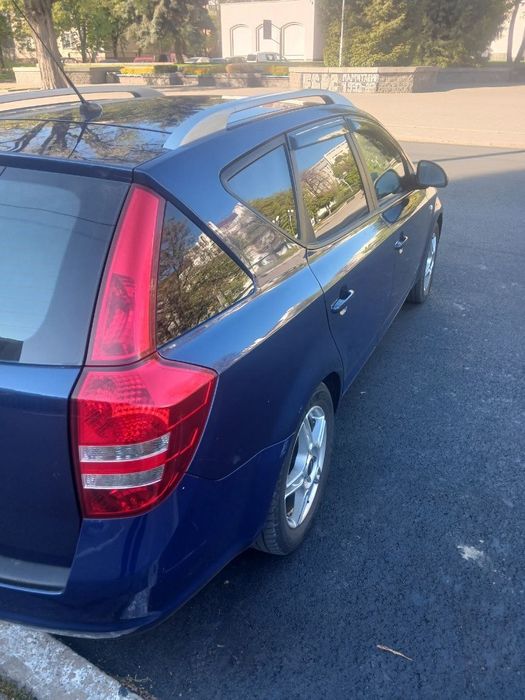 Продам машину Kia Ceed 2008