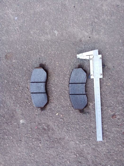 Колодки передні тормозі Mitsubishi Lanser X