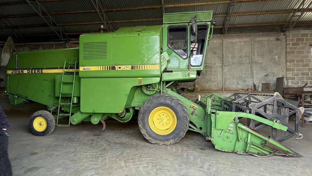 Продам комбайн John Deere 1052