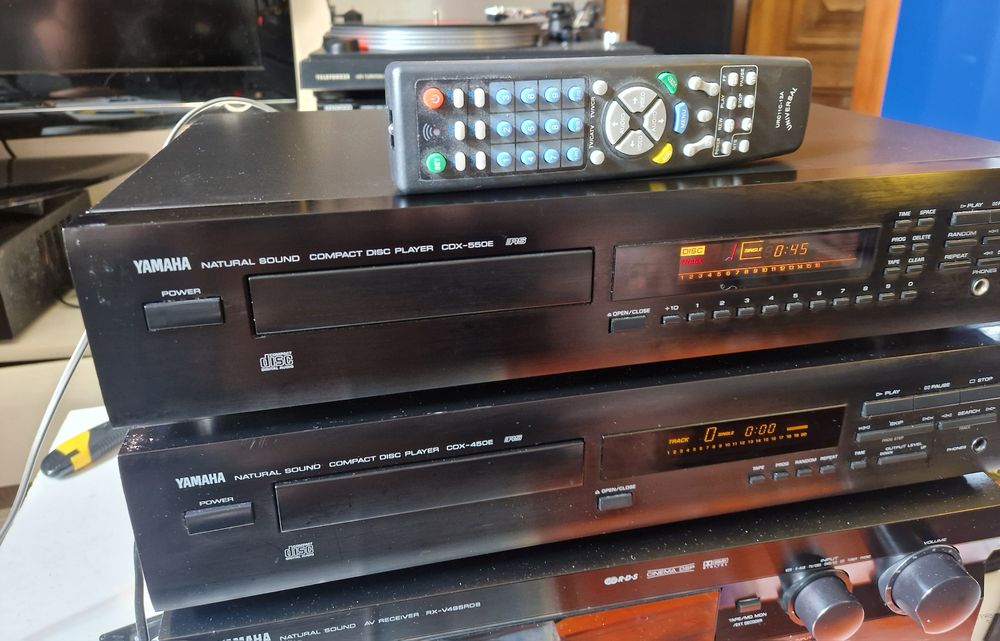 Odtwarzacz CD Yamaha CDX 560 z pilotem