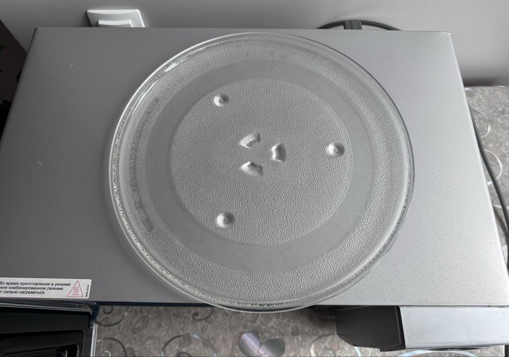 Мікрохвильовка Samsung СЕ283GNT з грилем