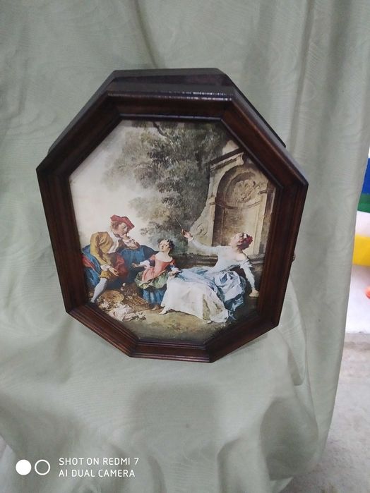 Porta chaves antigo muito bonito medidas 28cm por22cm de largura