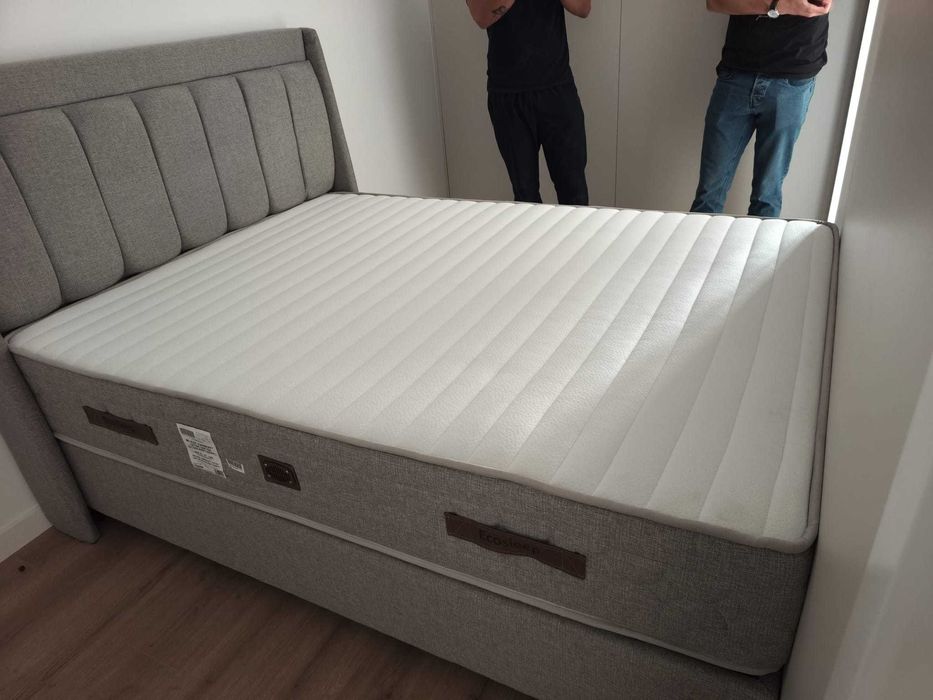 Fantástica Cama de Casal Nova e Sem Uso