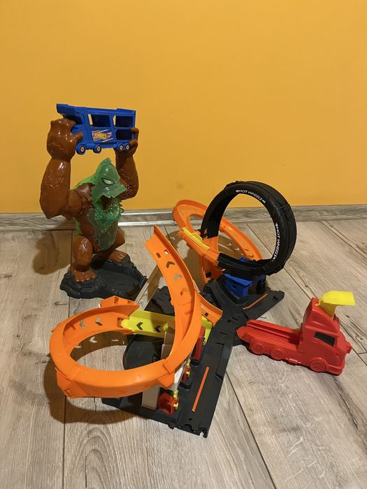 Трек HotWheels Горила