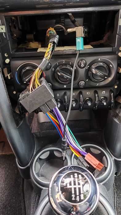 Auto Rádio com CarPlay, Bluetooth e Câmera de Marcha Atrás