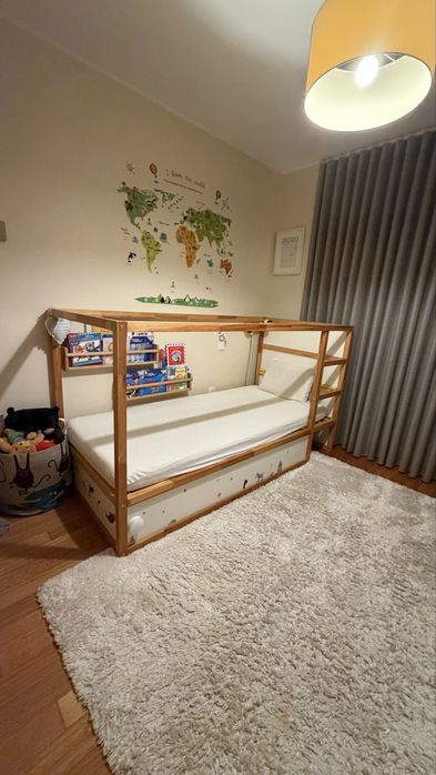 Cama IKEA reversivel KURA