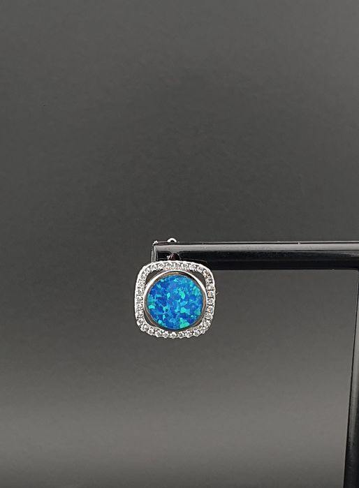 Okazałe kolczyki srebrne p.925 z niebieskim opalem i cyrkoniami