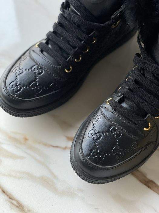 Зимові кросівки в стилі бренду