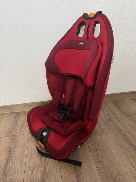 Chicco Gro-Up 1/2/3 — дитяче автокрісло