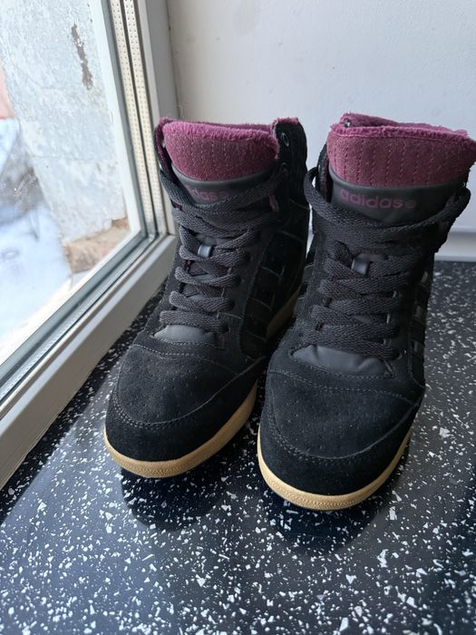 Жіночі кросівки adidas