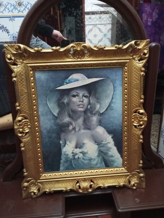 Quadros antigos em moldura dourada