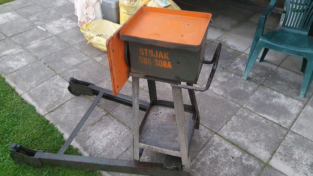 Stojak na silnik
