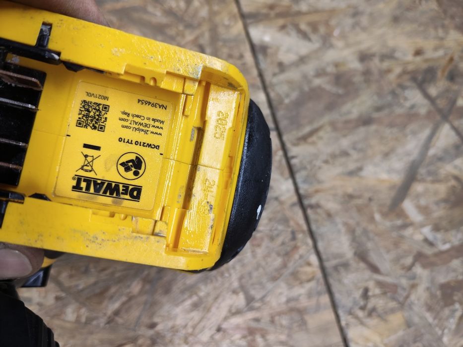 Szlifierkia mimośrodowa DeWalt 125 mm dcw210 + aku 4 ah