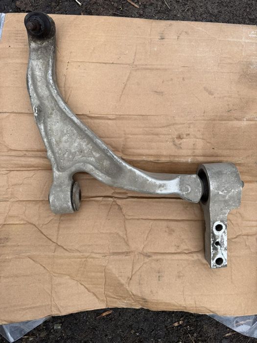 Важіль Acura  передній нижній правий