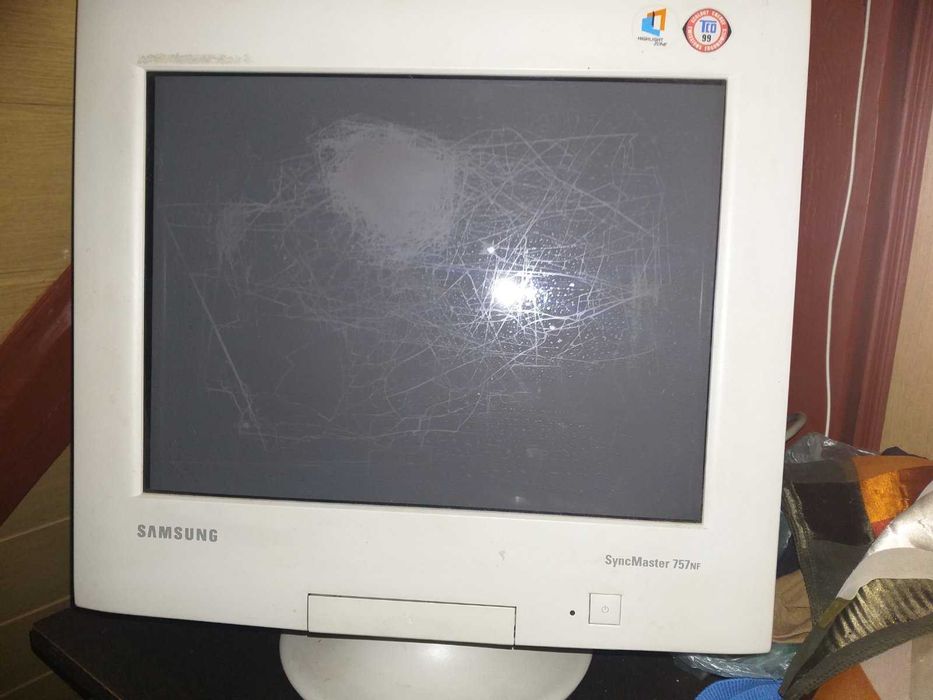 Монітор SAMSUNG SyncMaster 757NF