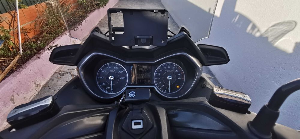 X max 125 tech max