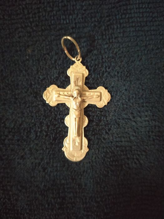 Крестик серебряный.