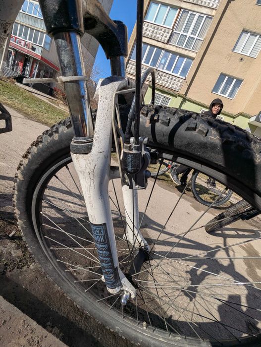 Ровер BULLS на гідравлічних тормозах.