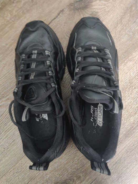 Кроссовки Sketchers,38 размер,кожа.