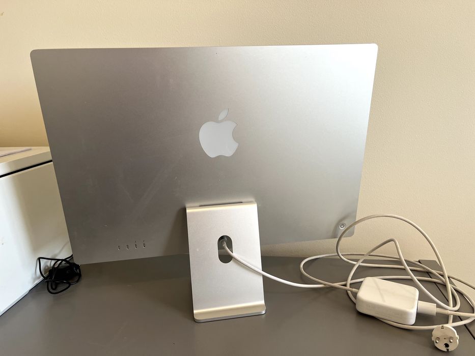 iMac 24″ (2021) – Chip M1 – 16GB RAM – 245GB SSD – Caixa original