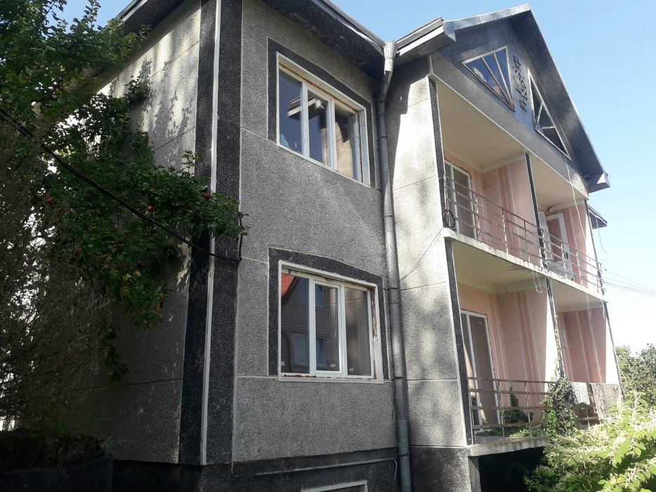 Продам будинокЗдам у горі  м.Вижниця АБО ЗДАМ БУДИНОК В ОРЕНДУ