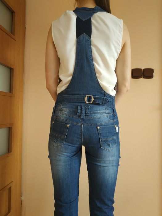 Jeansowe ogrodniczki