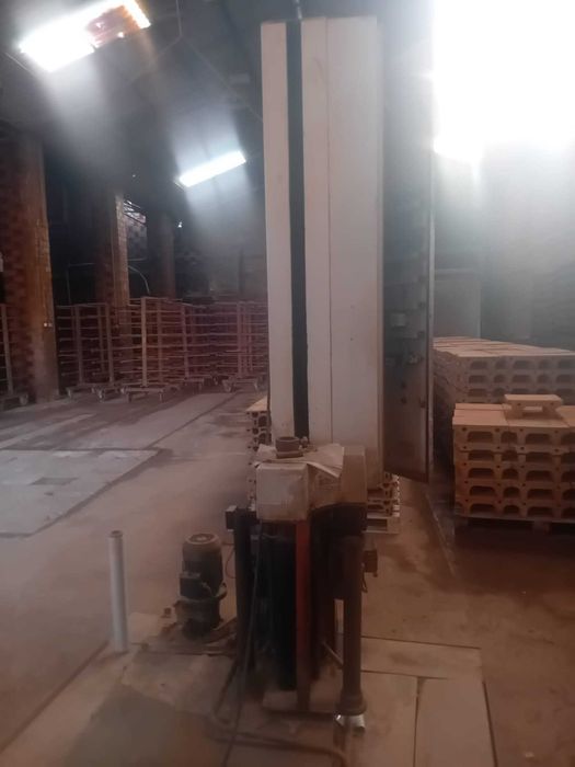 Envolvedora semiautomática com mesa rotativa ROTOPLAT