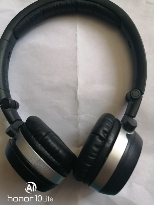 Навушники AUDI A8