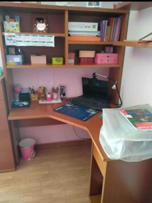 Secretaria de canto em faia