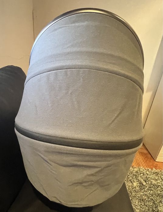 Alcofa de bebe marca Anex