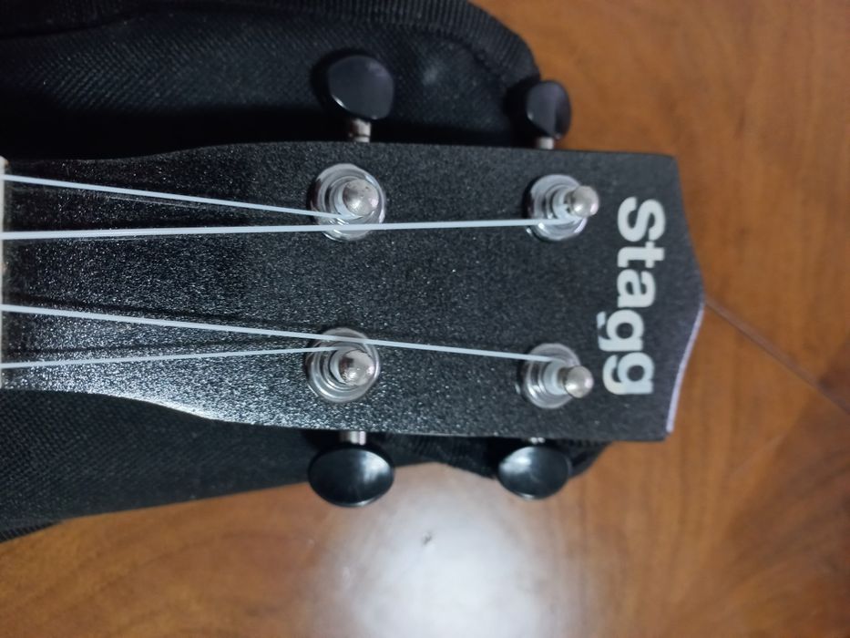 Ukulele Stag Preto