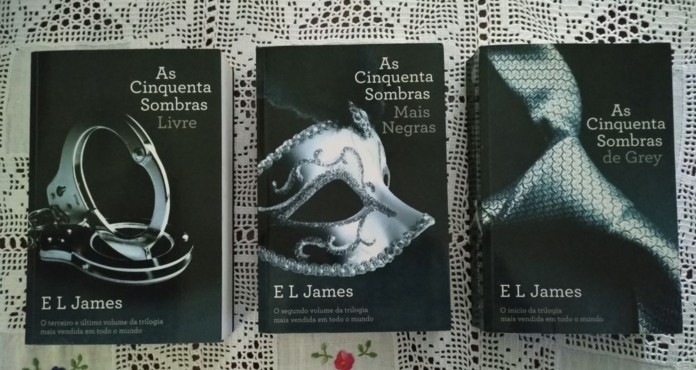 Livros eróticos trilogia As Cinquenta Sombras de E L James