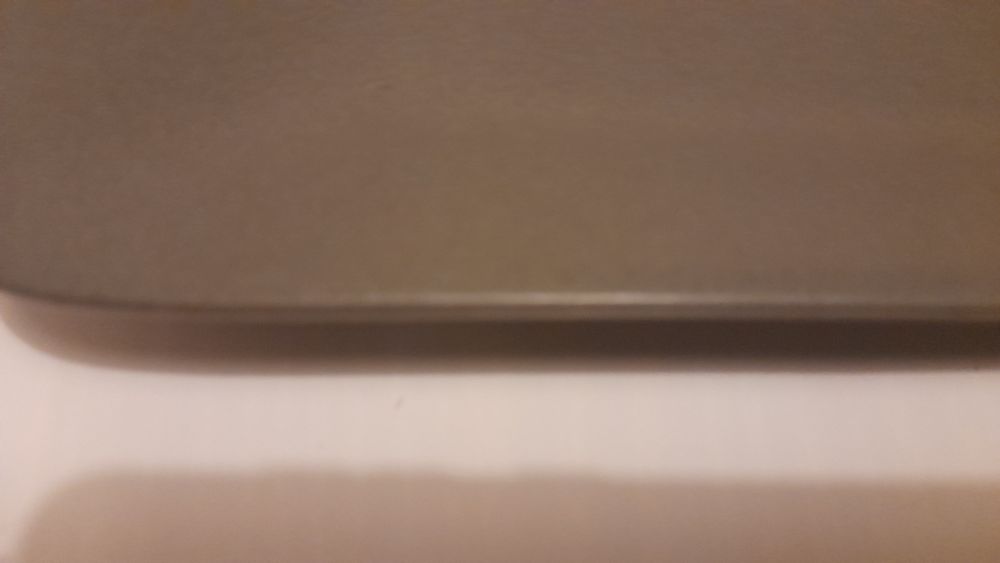 Pratos rectangulares cinza.