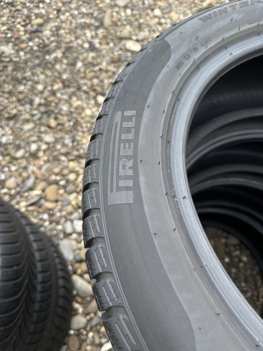 215/55/17 Pirelli Sottozero 3