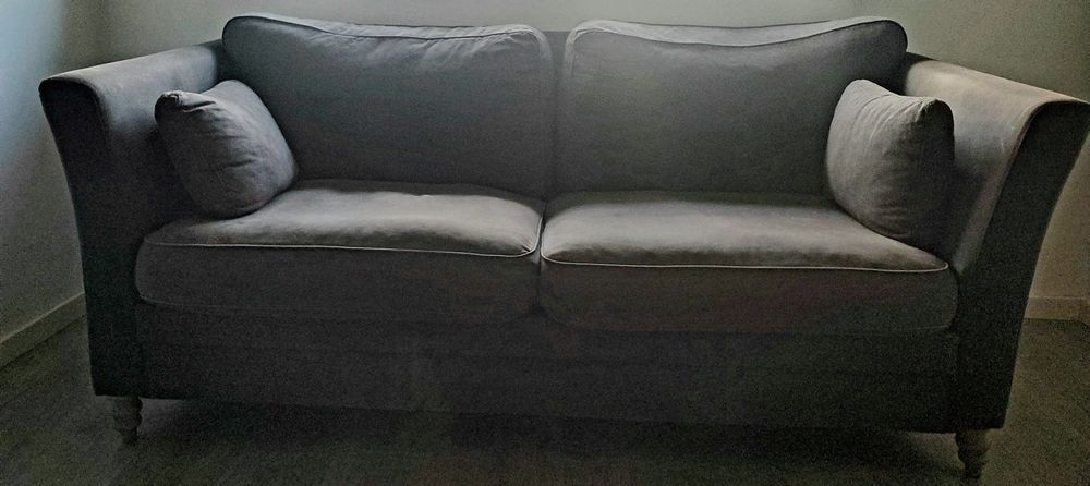 Sofá leve, moderno e confortável