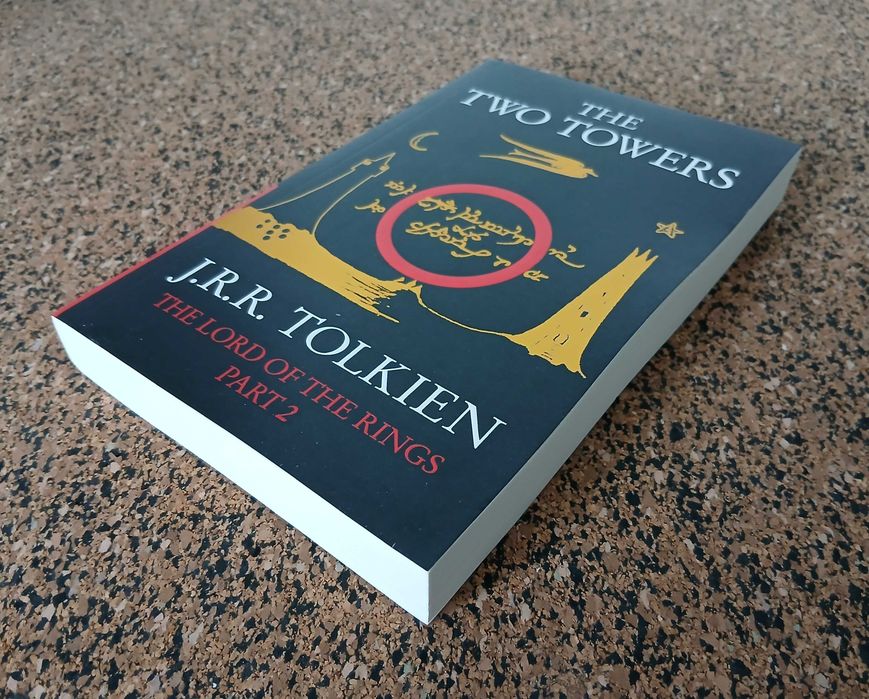 Livro - The Two Towers (J.R.R. Tolkien)
