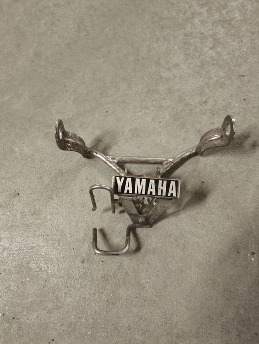 Pousa pés suporte farol Yamaha