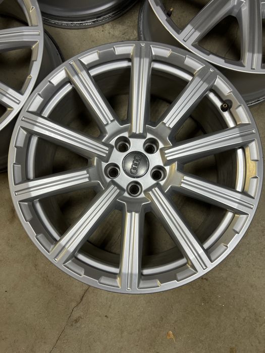 AUDI Q7 R20 5*112