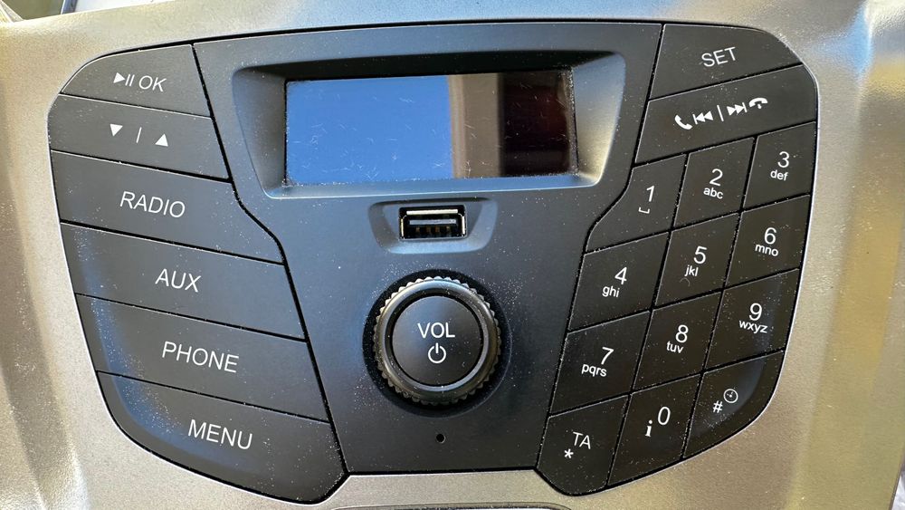 Vendo auto rádio original ford transit a partir de 2016